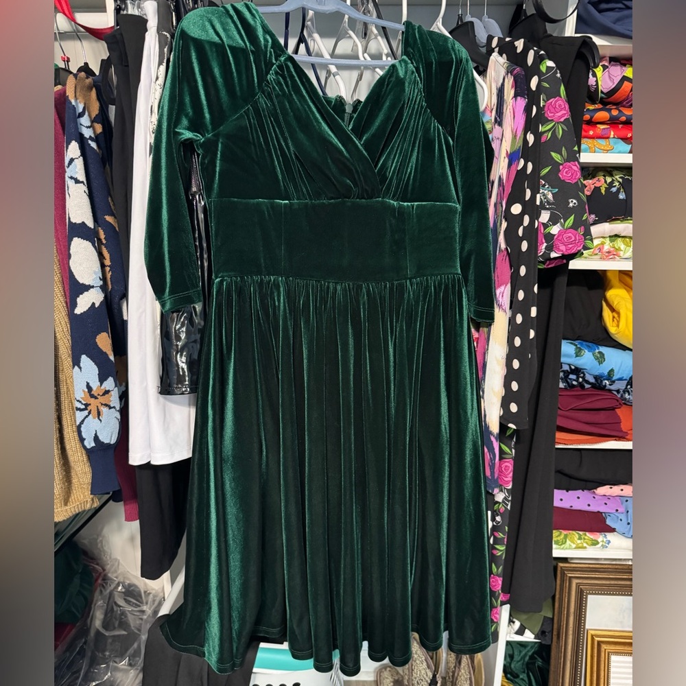 Micheline Pitt Vixen Starlett velvet green dress. 2X